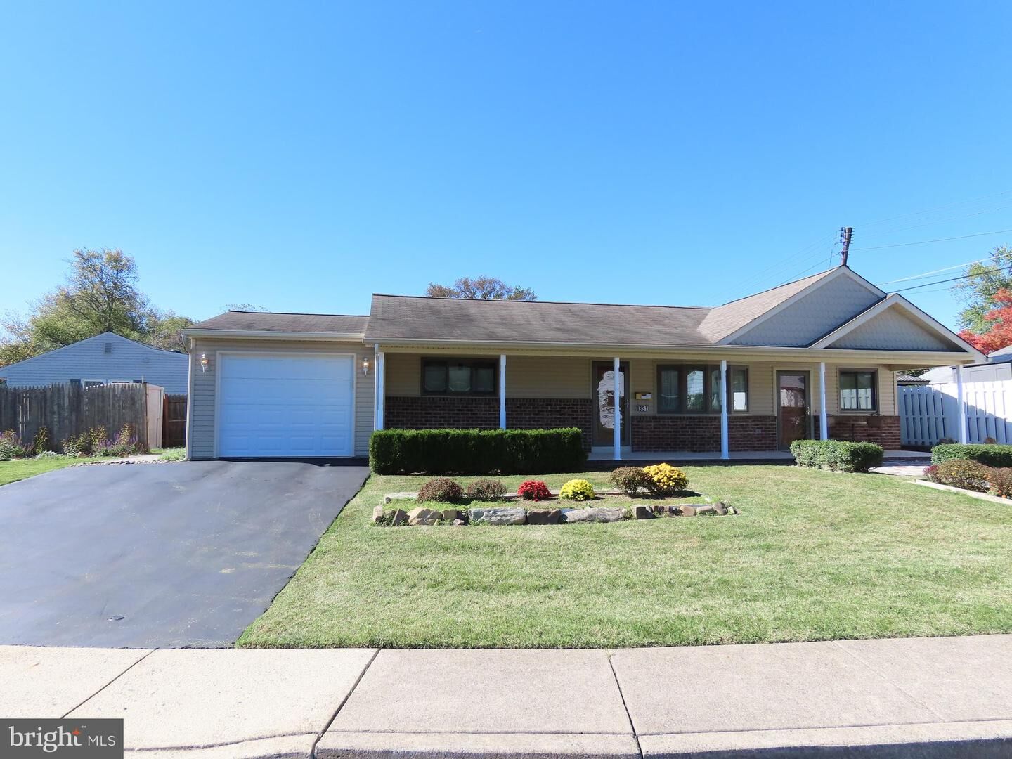 Property Photo: 331 Doone Place PA 19030