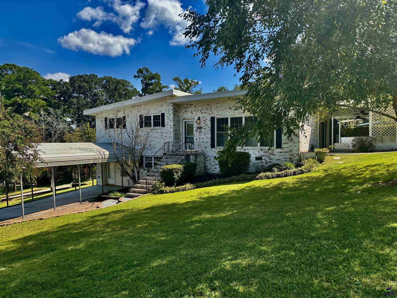 Property Photo:  402 Pine Valley Drive  GA 31088 