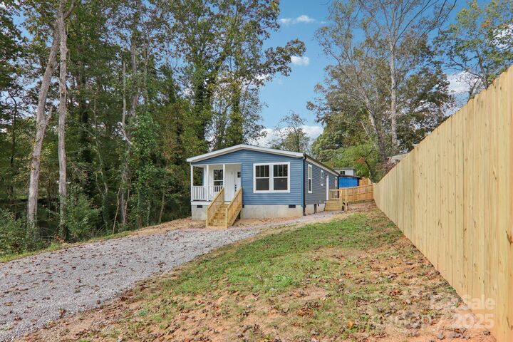 Property Photo: 39 Cherokee Road NC 28806