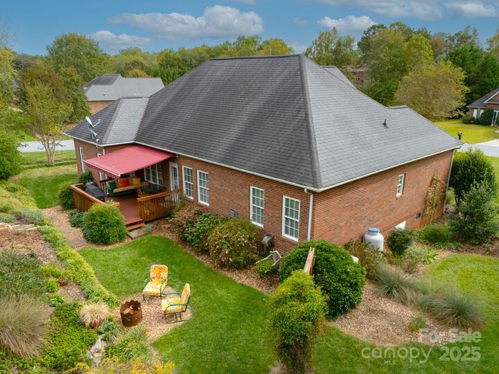 Property Photo:  811 4th Street NE  NC 28613 