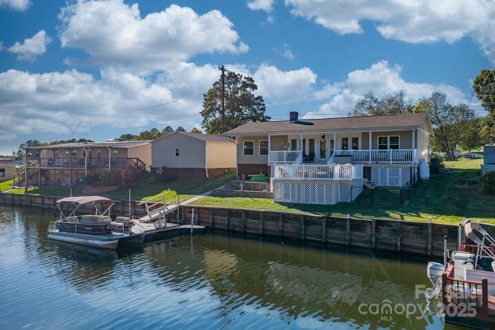 Property Photo:  349 Taylorsville Beach Court  NC 28681 