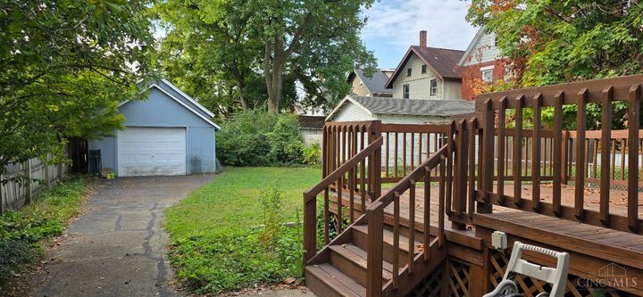 Property Photo: 2409 Kenilworth Avenue OH 45212