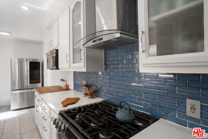 Property Photo:  7020 Mary Ellen Ave  CA 91605 