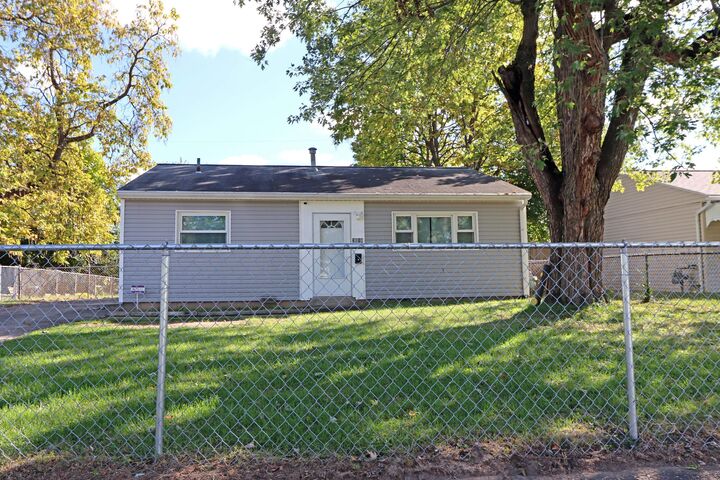 Property Photo:  3018 Woodway Road  OH 43207