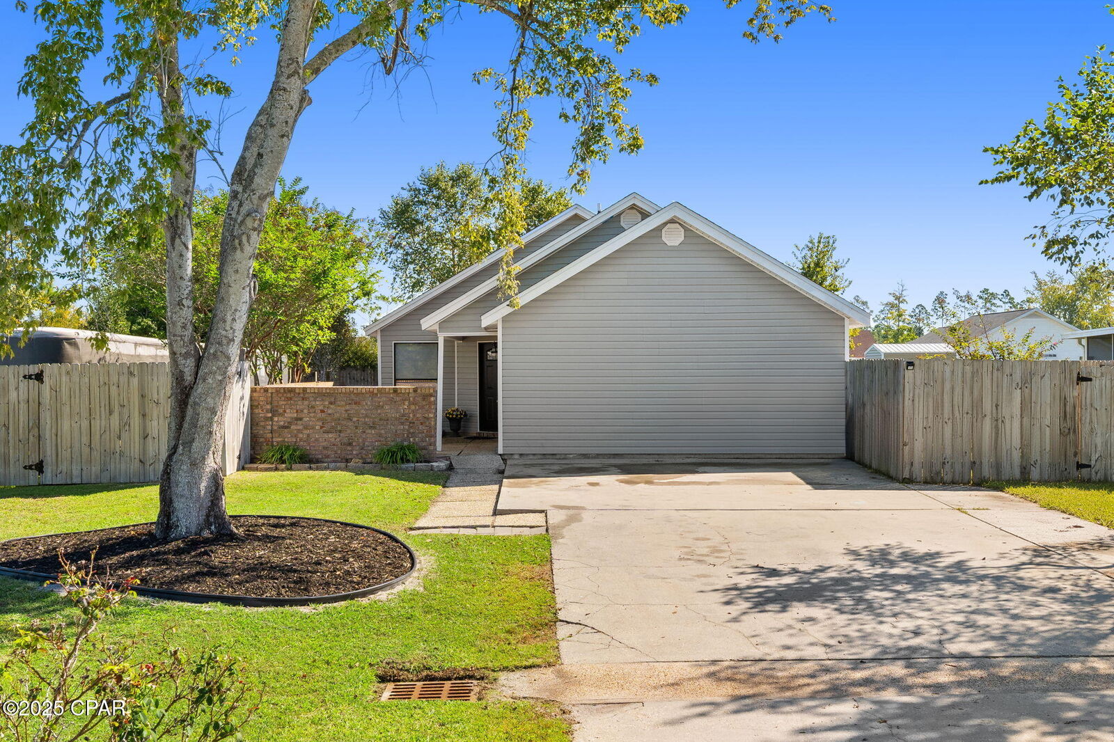 Property Photo: 4005 Par Drive FL 32404
