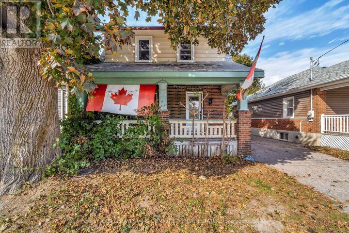 Property Photo: 112 Lansdowne Street West ON K9J 1Y1