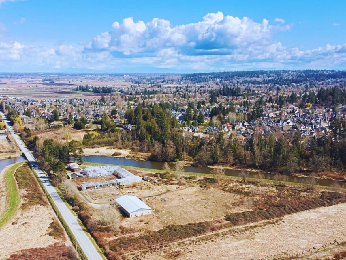 Property Photo: 15442 40 BC V3Z 1E6