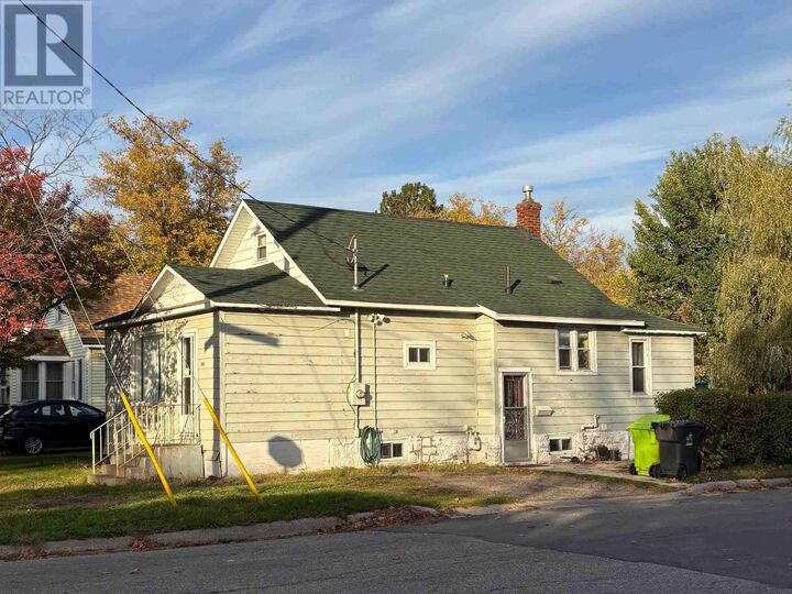 Property Photo: 514 Northland Rd ON P6C 3N9