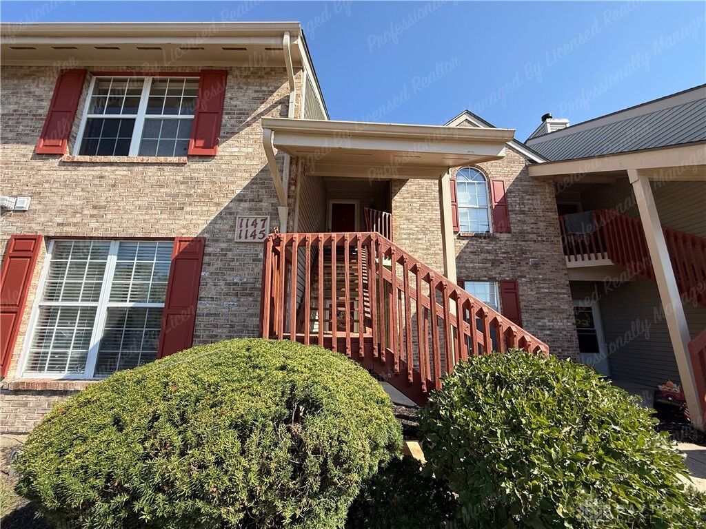 Property Photo: 1147 Captains Bridge OH 45458