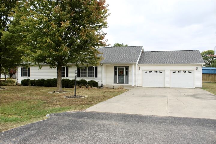 58 South Shores Drive  Sullivan IL 61951 photo