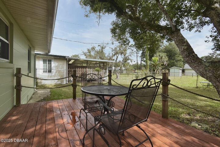 Property Photo:  5585 Lancewood Circle S  FL 32127 