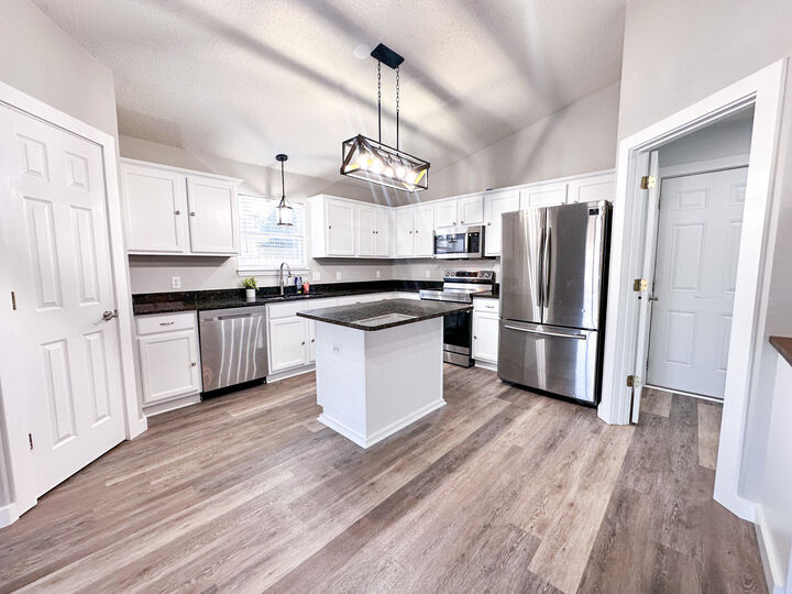 Property Photo: 269 Limestone Circle FL 32539