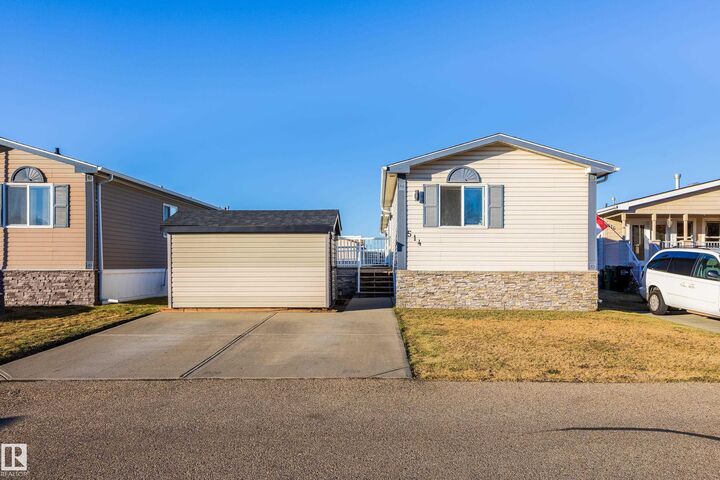 514 Maple Wood Crescent NW  Edmonton AB T6P 0A9 photo