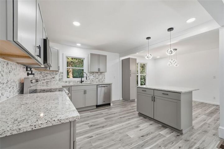 Property Photo: 3920 Wedgefield Circle GA 30035
