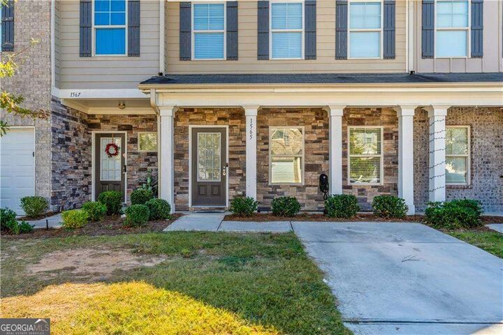 Property Photo:  1565 Iris Walk  GA 30238