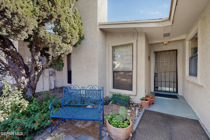 Property Photo: 6160 Los Robles Drive TX 79912