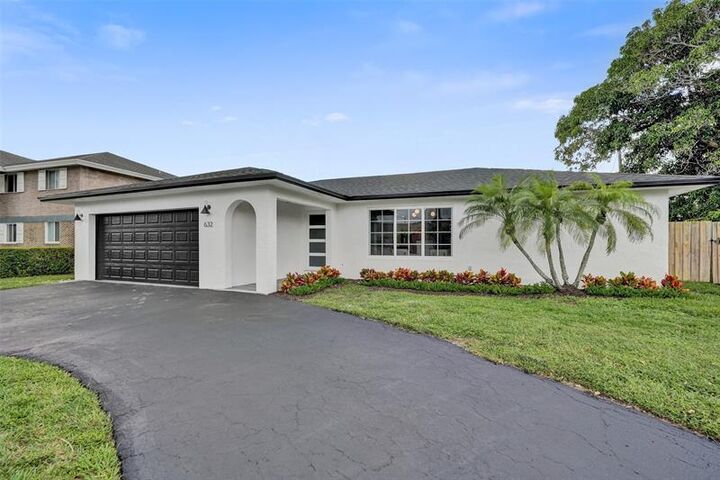 Property Photo: 632 Ibis Dr FL 33444