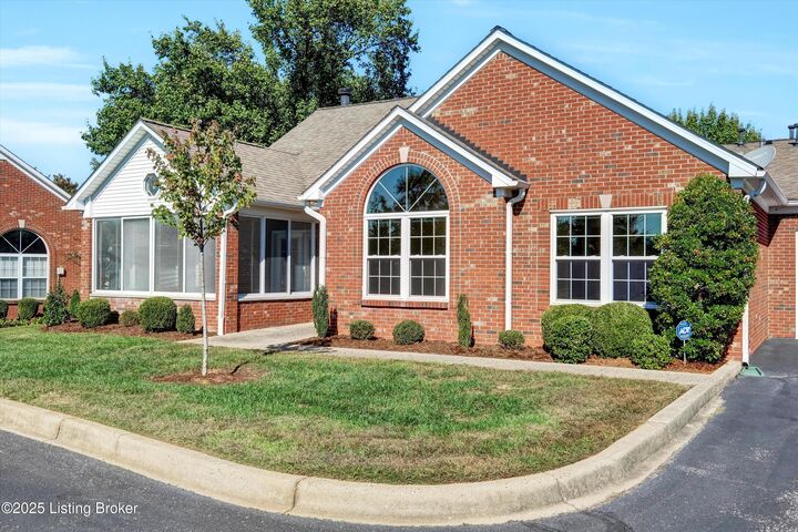 Property Photo:  3518 Saint Andrews Village Cir  KY 40241