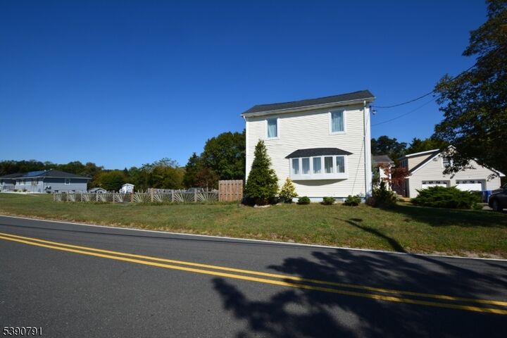Property Photo:  5 Wyckoffs Millsapplegarth  NJ 08831 