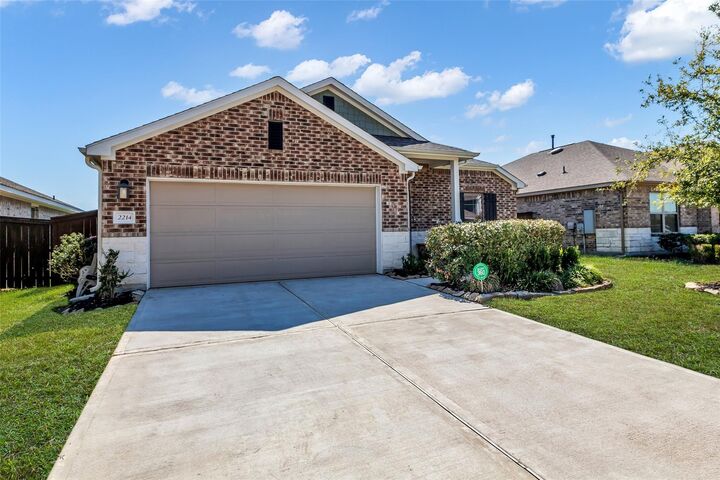 Property Photo: 2214 Brickfielder Lane TX 77523