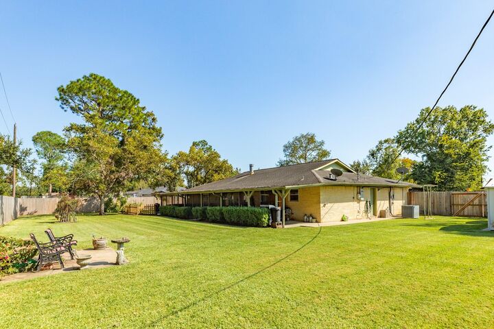 Property Photo:  229 Yaupon Drive  TX 77422 