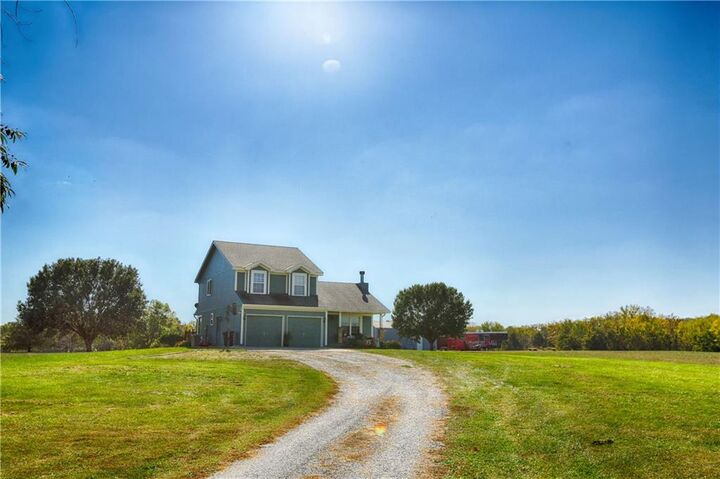 5805 Jaymar Circle  Louisburg KS 66053 photo
