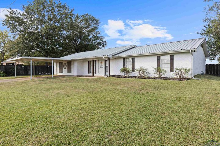 Property Photo: 135 Camelia Dr TX 75691