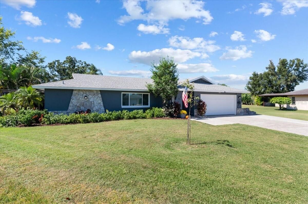 Property Photo:  4629 Thomas Hoby Place  FL 34241 