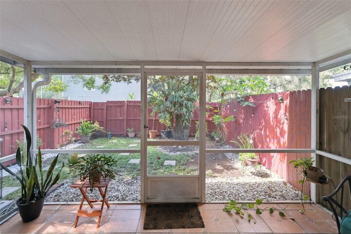 Property Photo: 594 Green Spring Circle FL 32708