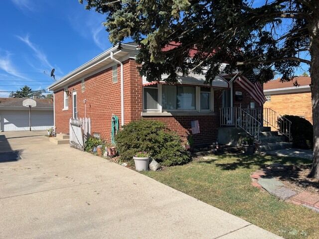 Property Photo:  1840 Gardner Road  IL 60154