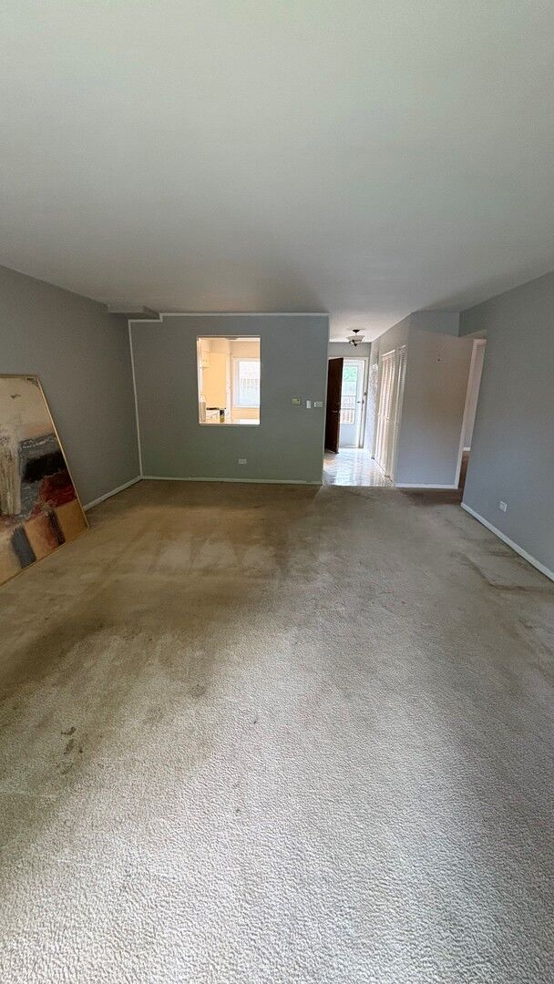 Property Photo: 7074 N Ridge Boulevard 1E IL 60645