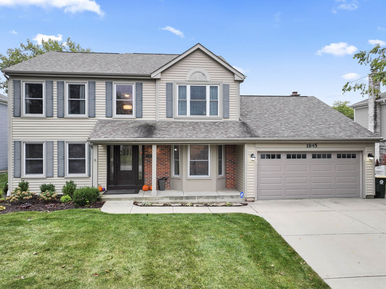 Property Photo:  1845 Maryland Drive  IL 60007