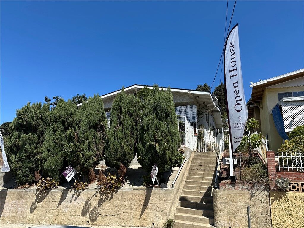 Property Photo:  1937 Delta  CA 90026 