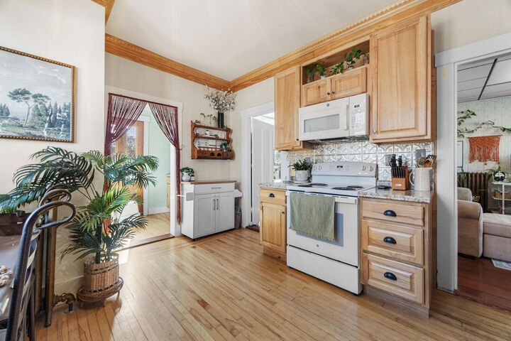Property Photo: 8 Cottage Street ME 04658