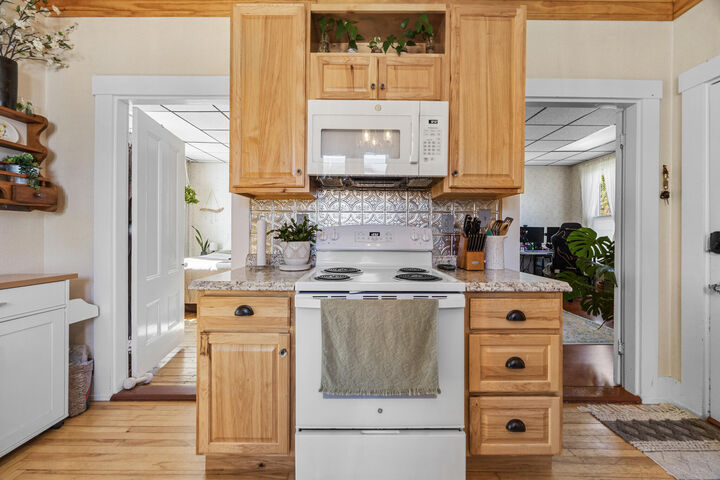 Property Photo:  8 Cottage Street  ME 04658 