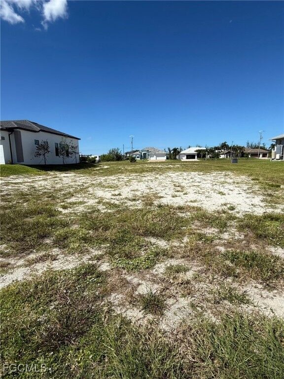 Property Photo: 602 NW 38th Avenue FL 33993