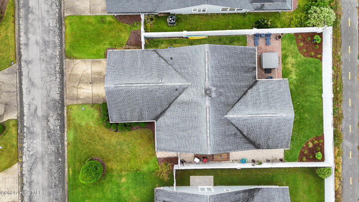 Property Photo:  1208 Clipper Lane  NC 28405 