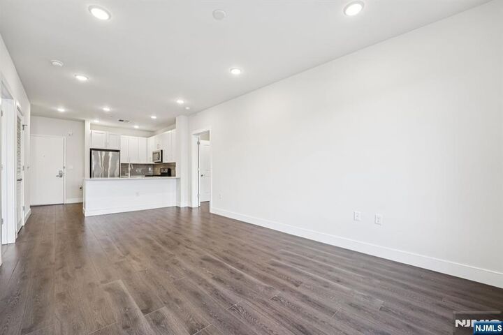 Property Photo:  41 W Prospect Street  NJ 07463 