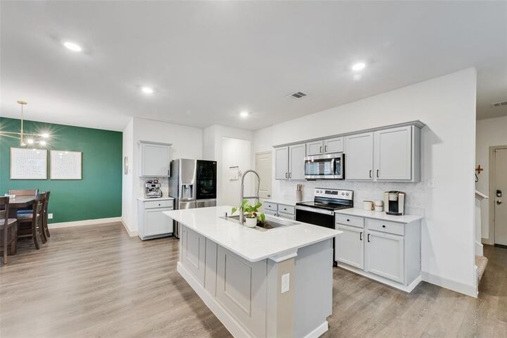 Property Photo: 1294 Delmita Drive TX 75126