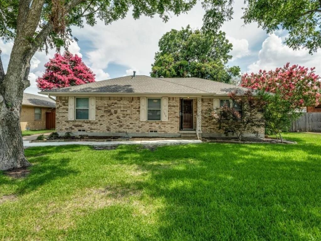 Property Photo:  1310 Kingsbridge Drive  TX 75040 