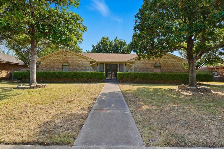 205 Hillcrest Drive  Midlothian TX 76065 photo