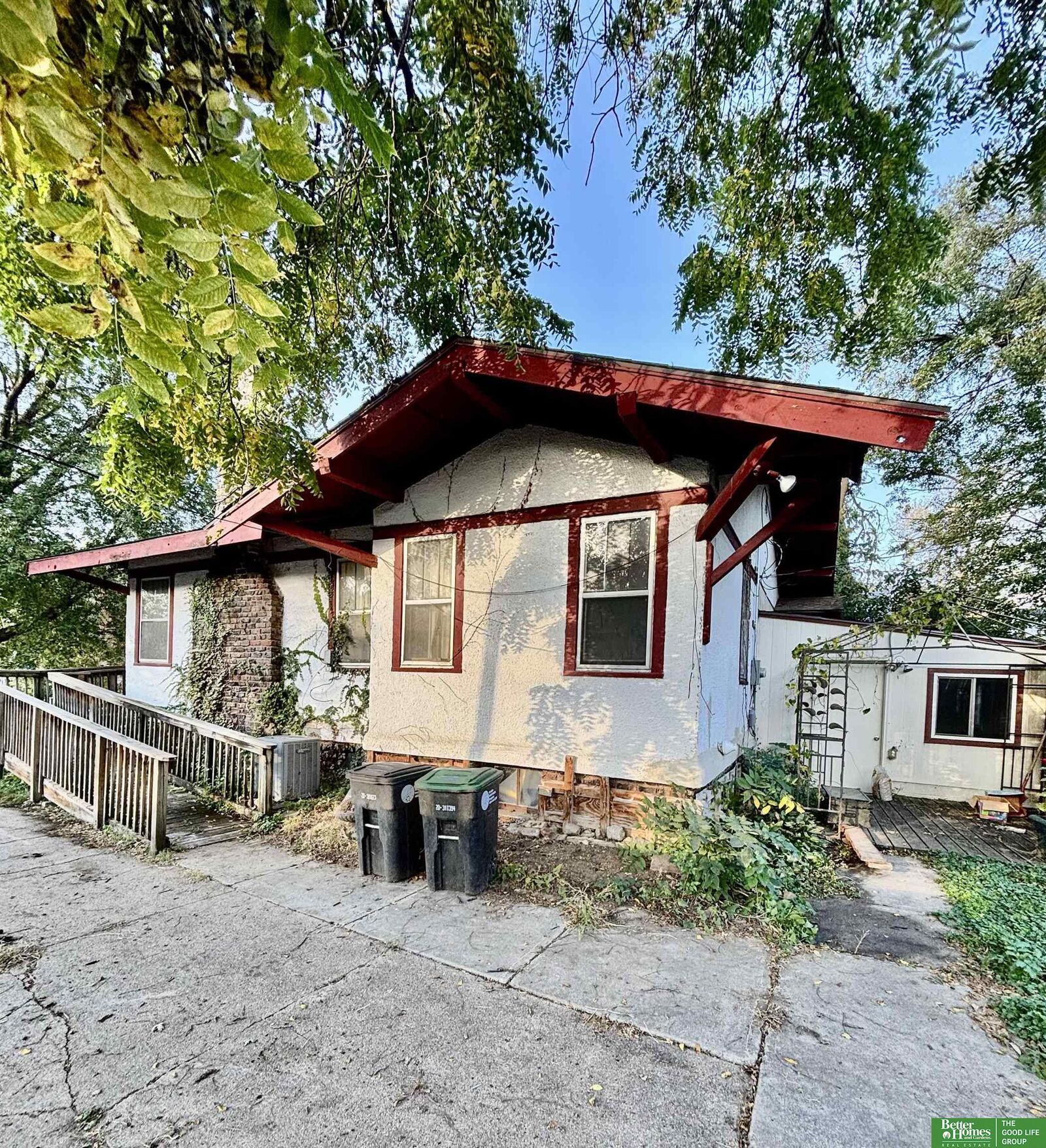 Property Photo: 2714 Whitmore Street NE 68112