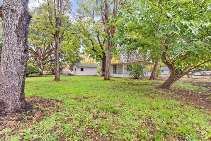 Property Photo: 335 Tavis Drive OR 97532