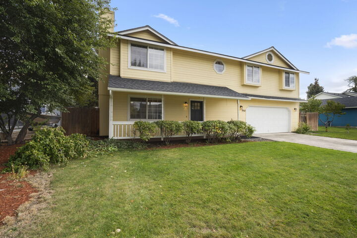 Property Photo: 1950 NW Ivy Place OR 97756