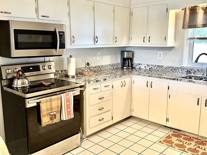Property Photo:  11 View St  MA 01826 