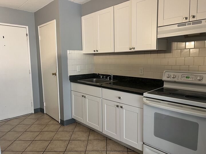 126 Beaver St B-121  Framingham MA 01702 photo