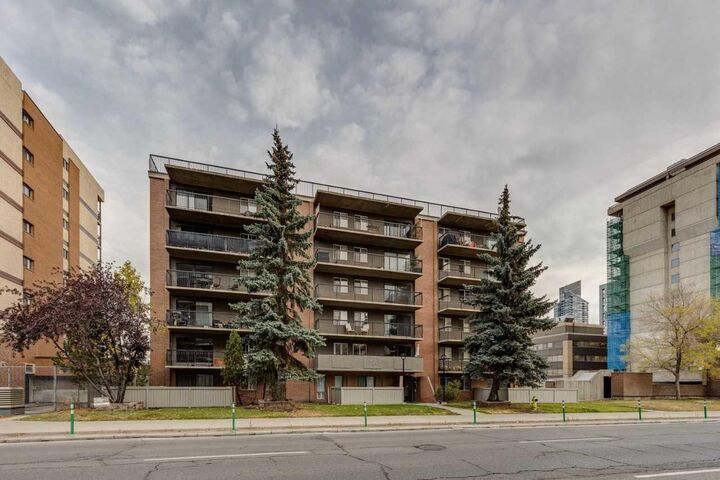 Property Photo: 1320 12 Avenue SW 401 AB T3C 3R6