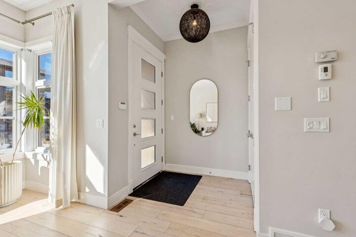 Property Photo: 2620 15A Street SW AB T2T 4B9