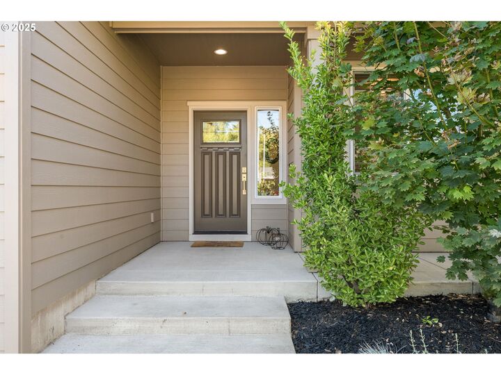 Property Photo:  13768 John Jeffrey Ct  OR 97045