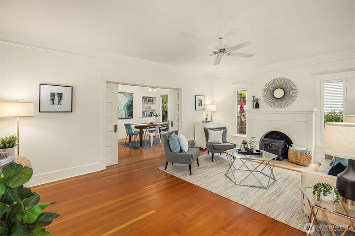 Property Photo: 5722 Keystone Place N WA 98103
